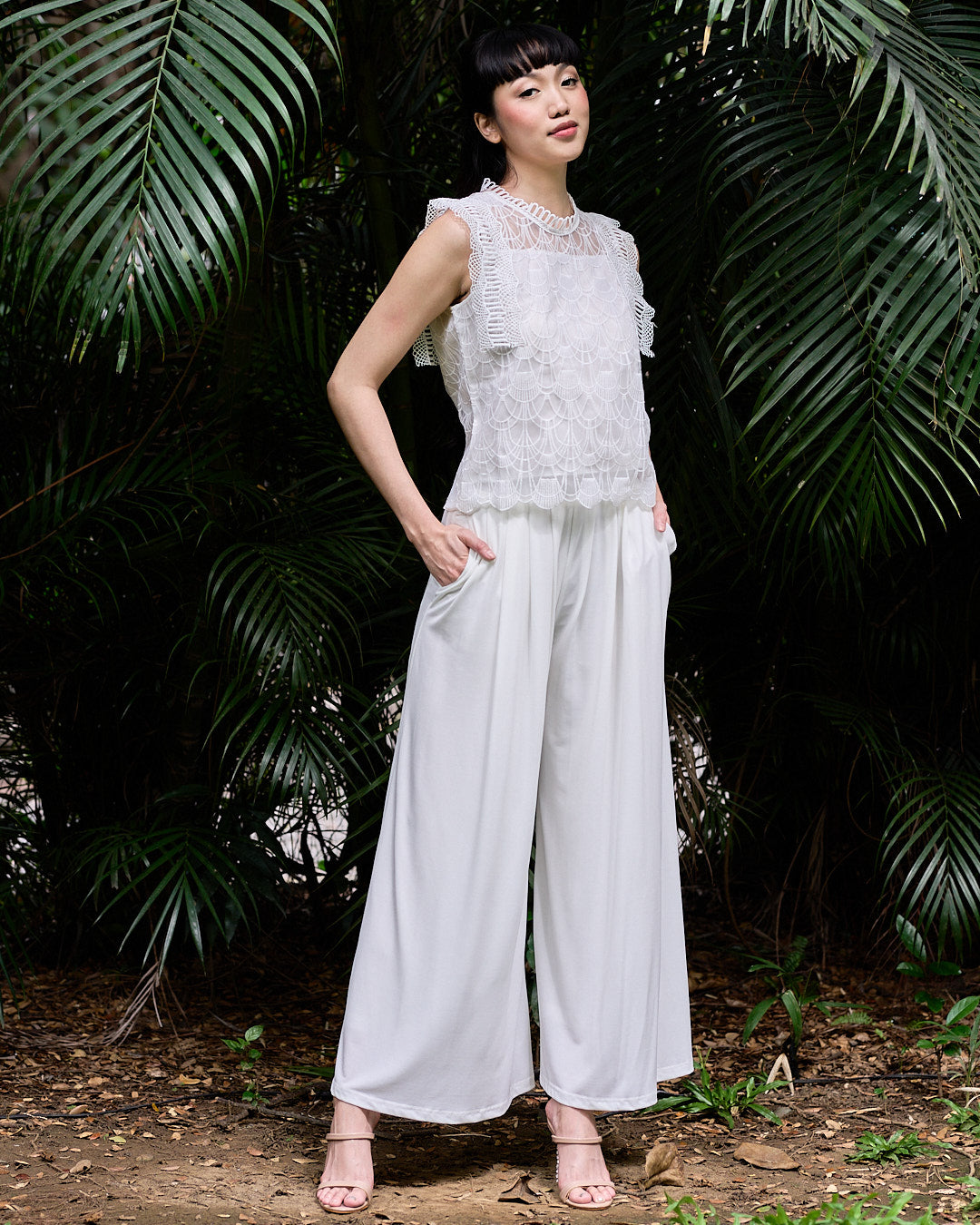 Sleeveless Lace with Trim