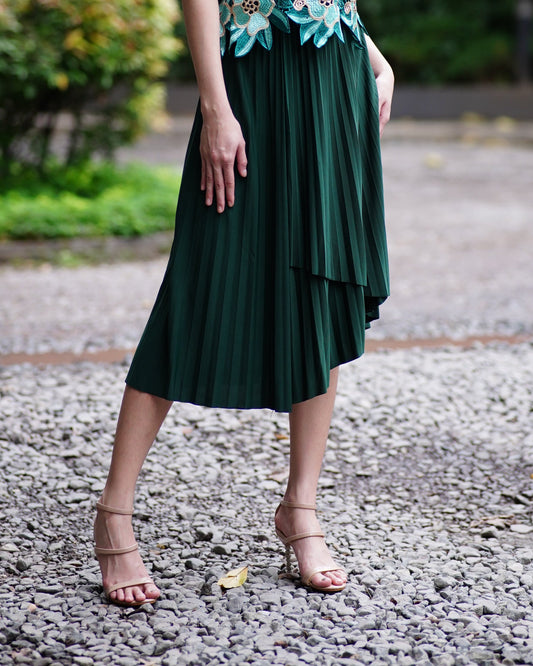 Irregular Hem Pleat Skirt