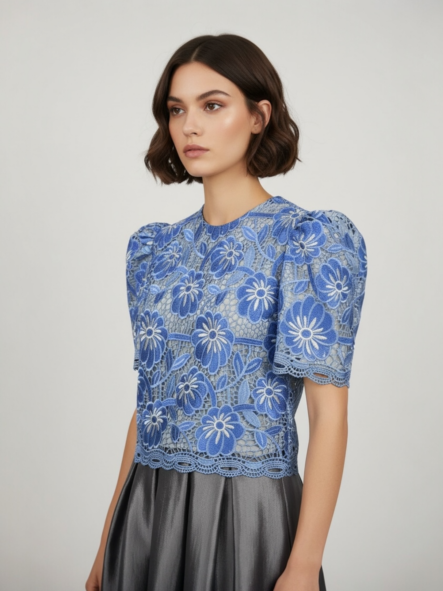 Puffsleeve Roundneck Top